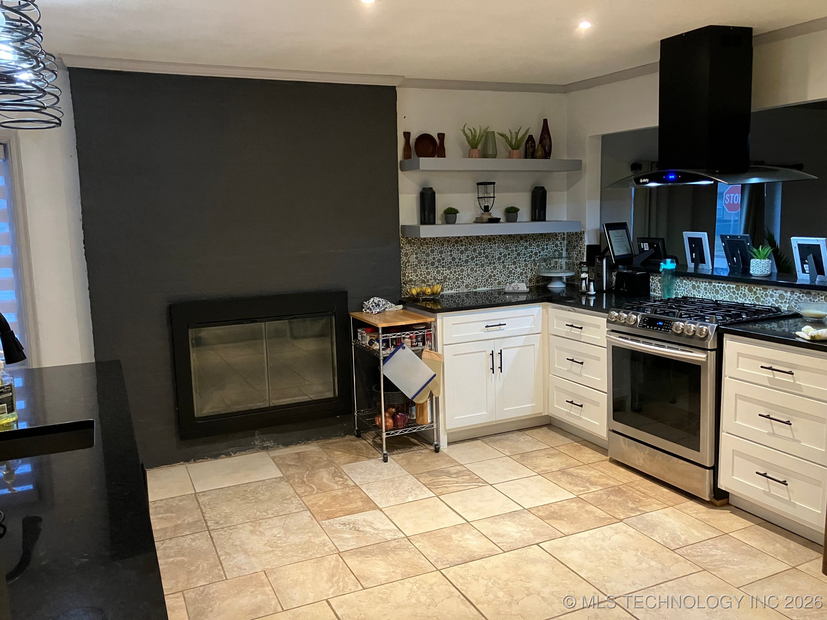 32 E 44th Place North Property Photo 4