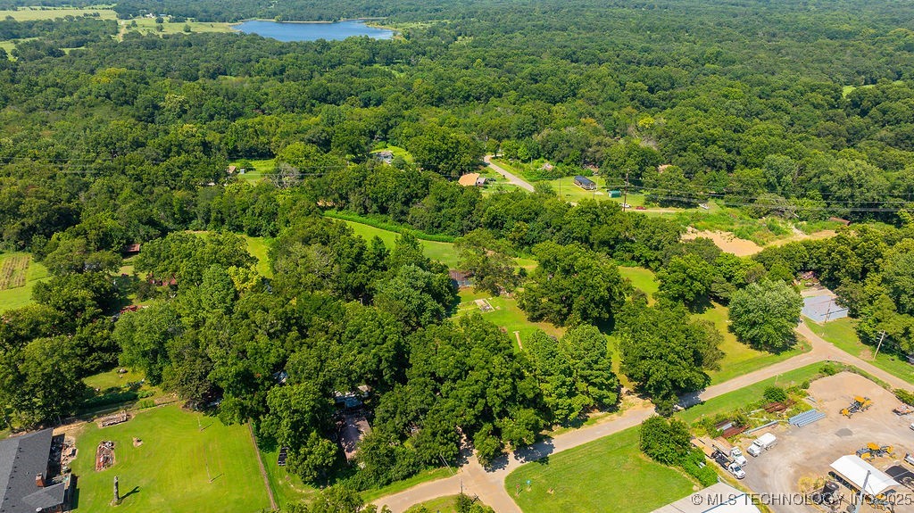 220 N Collins Property Photo 8