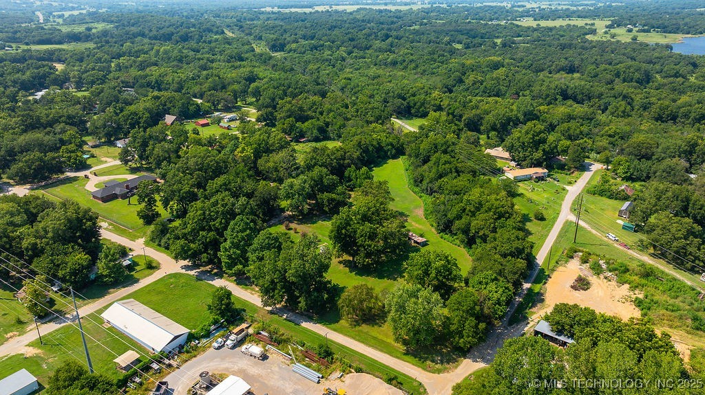 220 N Collins Property Photo 10