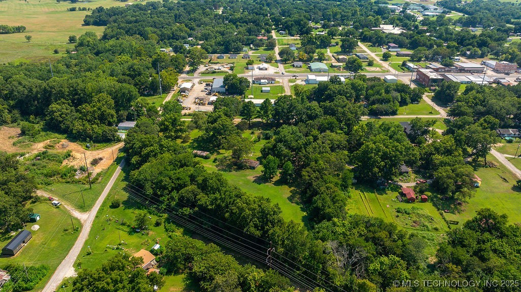 220 N Collins Property Photo 11