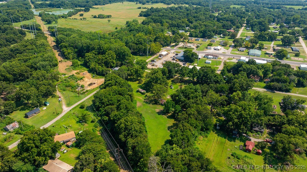 220 N Collins Property Photo 12