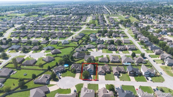 20208 E 37th Street S Property Photo 4