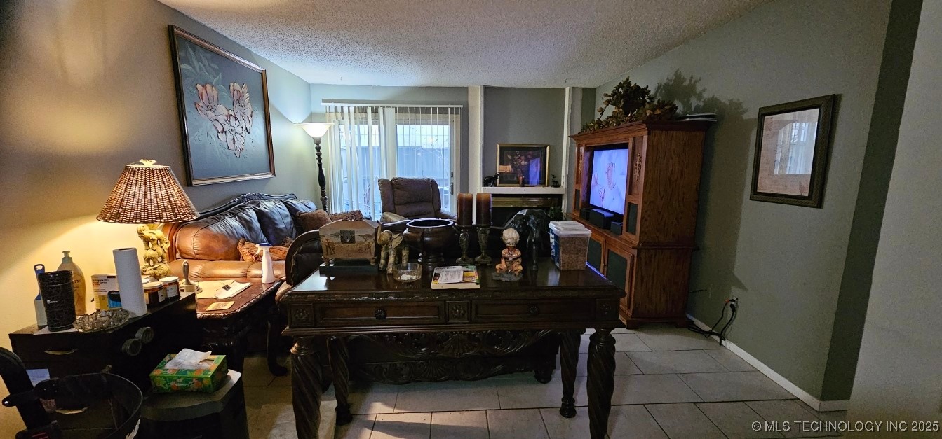 6716 S Lewis Avenue 603 Property Photo 4