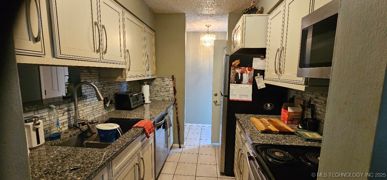 6716 S Lewis Avenue 603 Property Photo 6