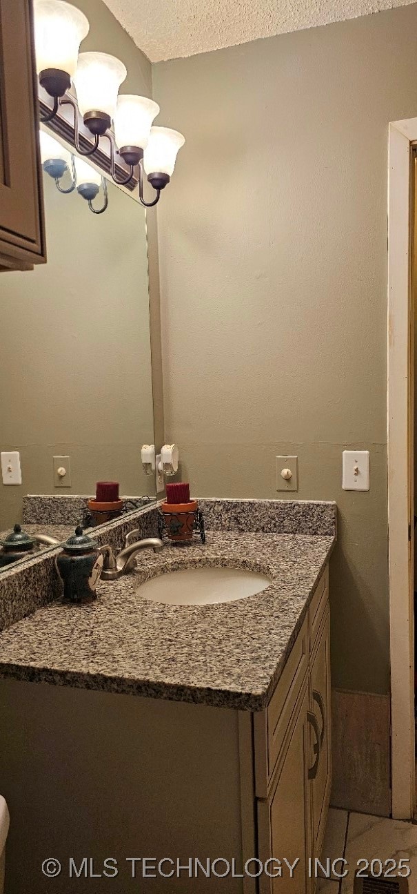 6716 S Lewis Avenue 603 Property Photo 8