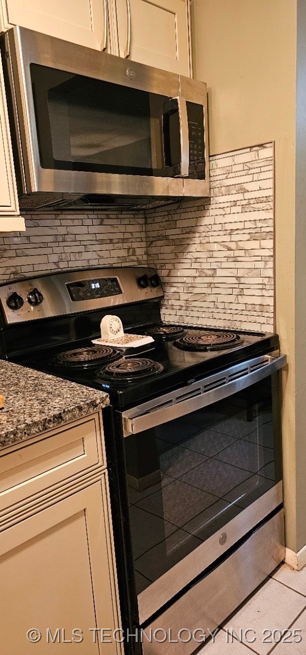 6716 S Lewis Avenue 603 Property Photo 17