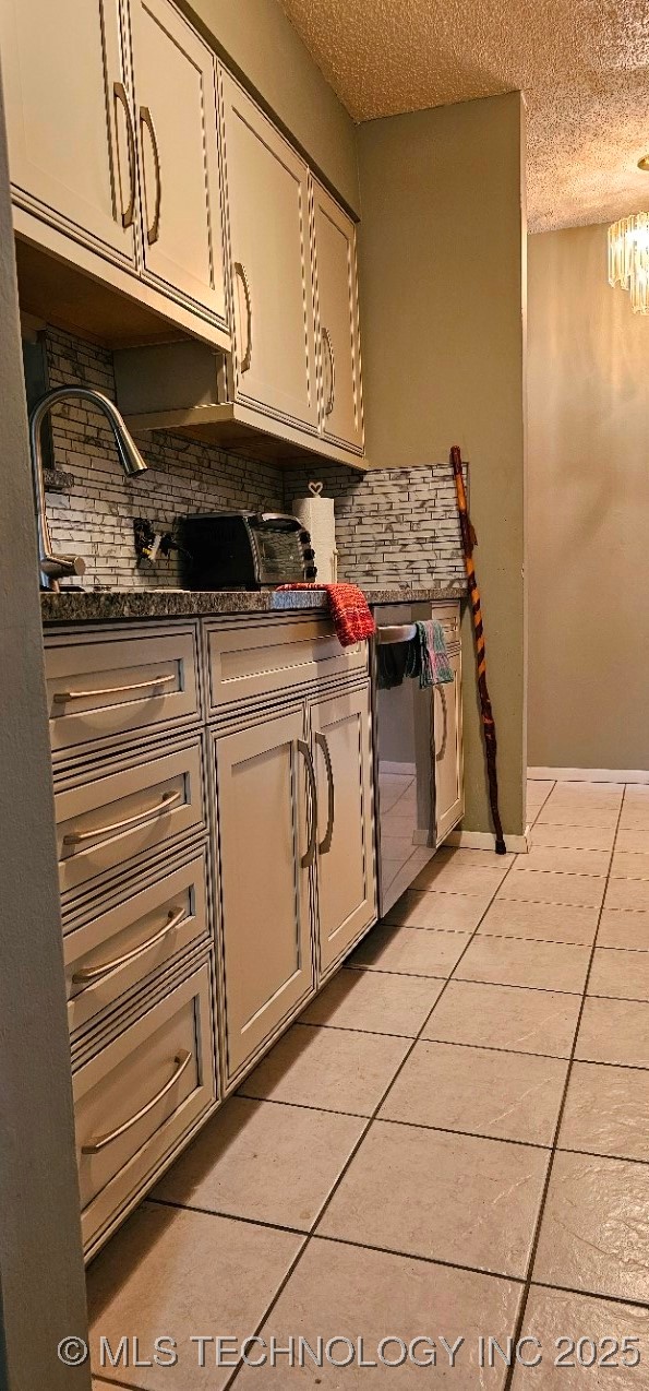 6716 S Lewis Avenue 603 Property Photo 18