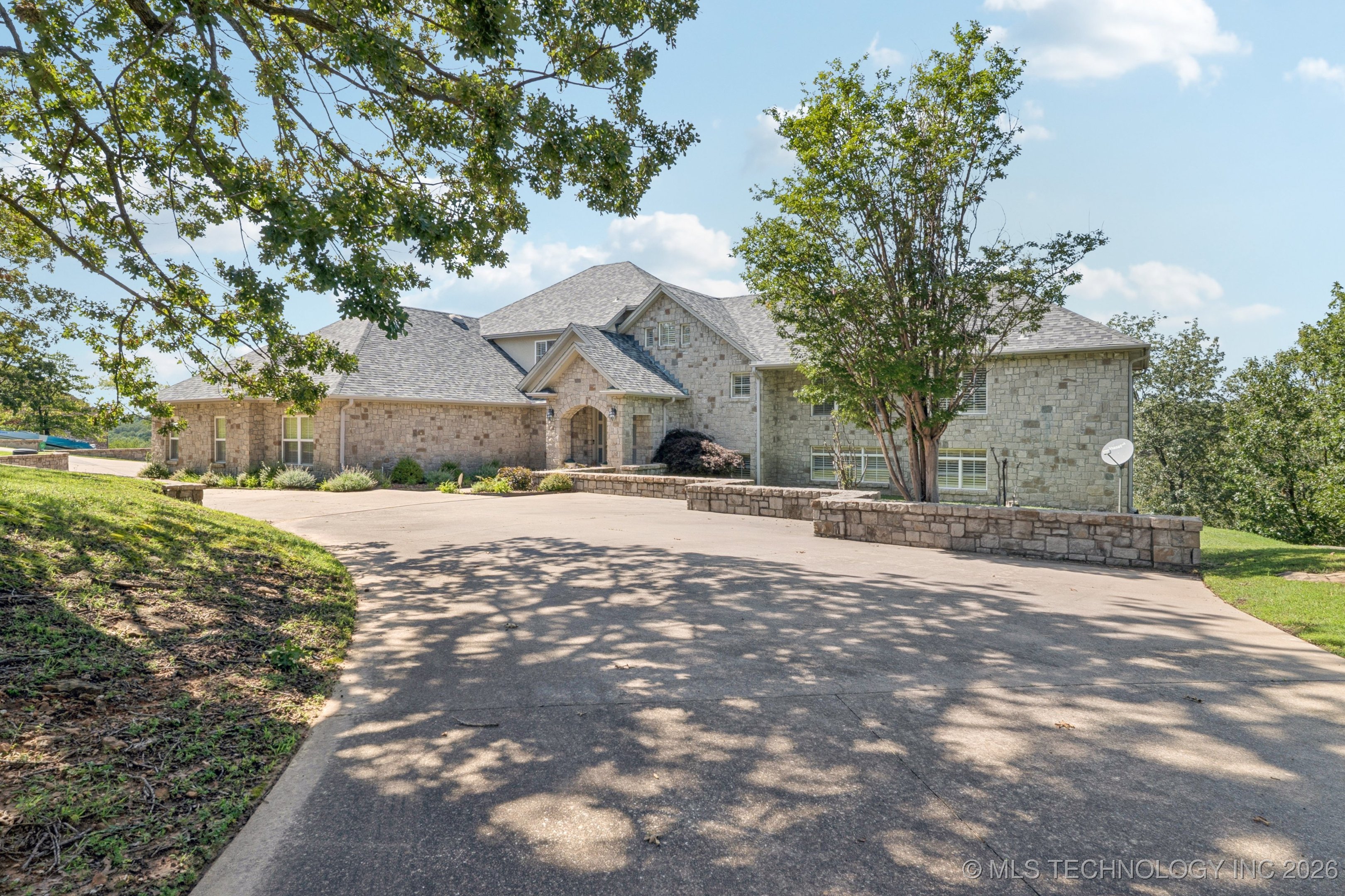 238 Keypoint Drive Property Photo 1