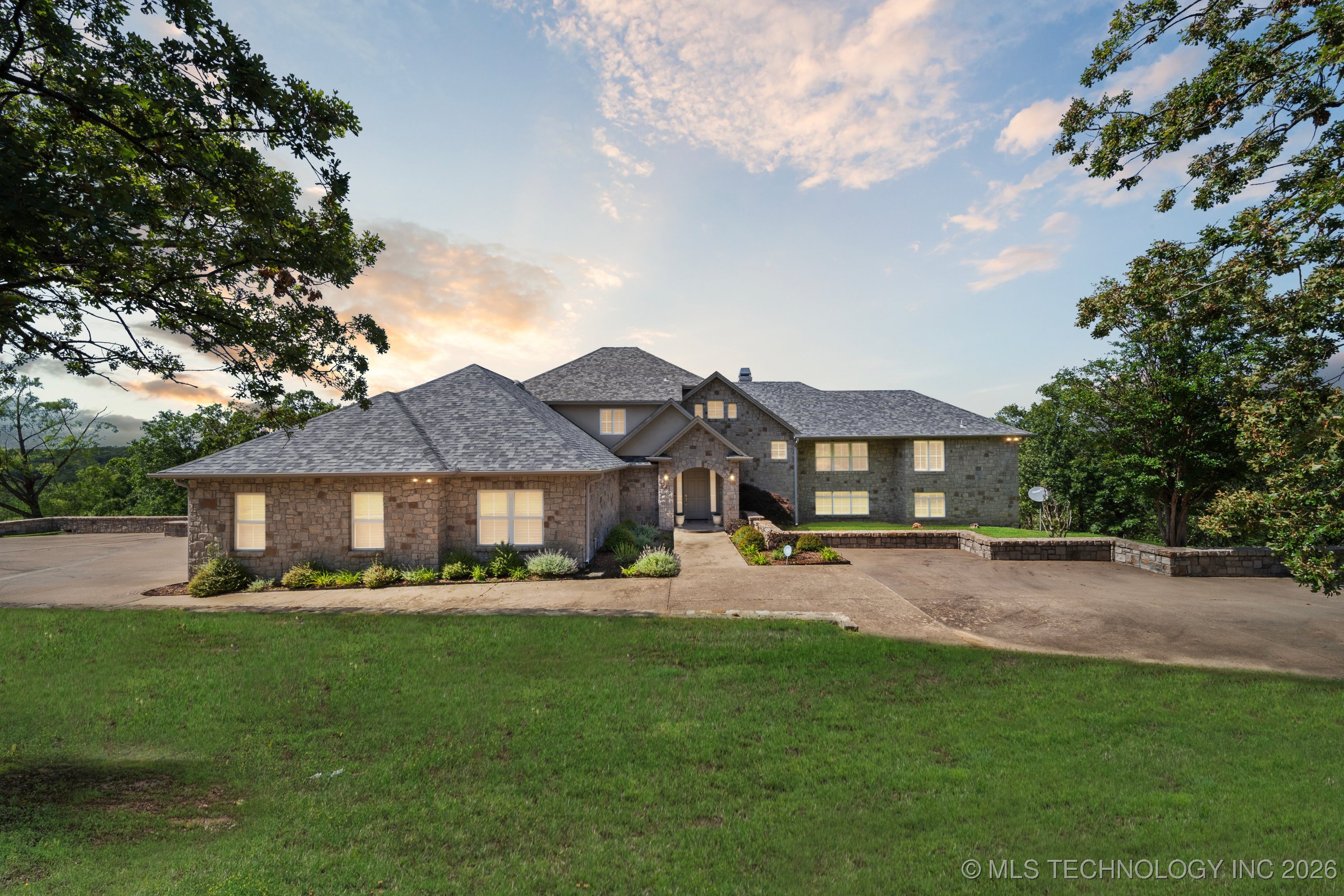 238 Keypoint Drive Property Photo 4