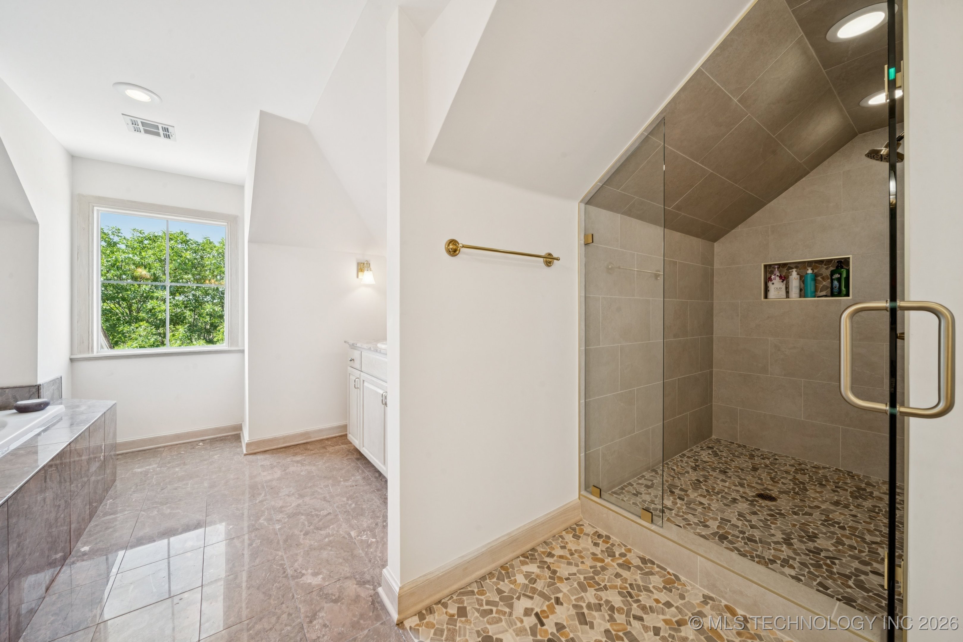 238 Keypoint Drive Property Photo 38