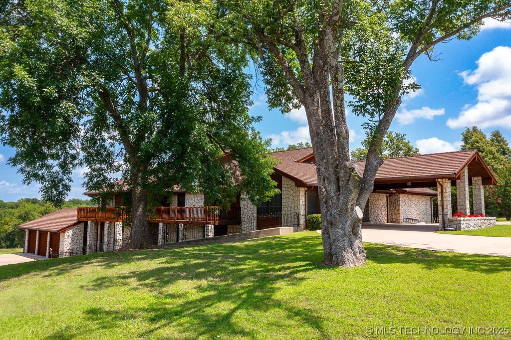 100 E Kings Property Photo 1