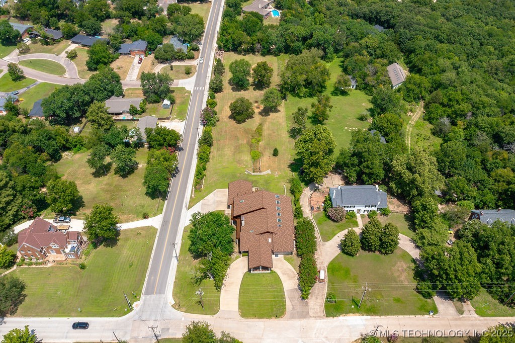 100 E Kings Property Photo 2