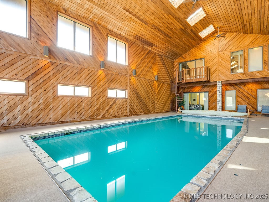 100 E Kings Property Photo 3