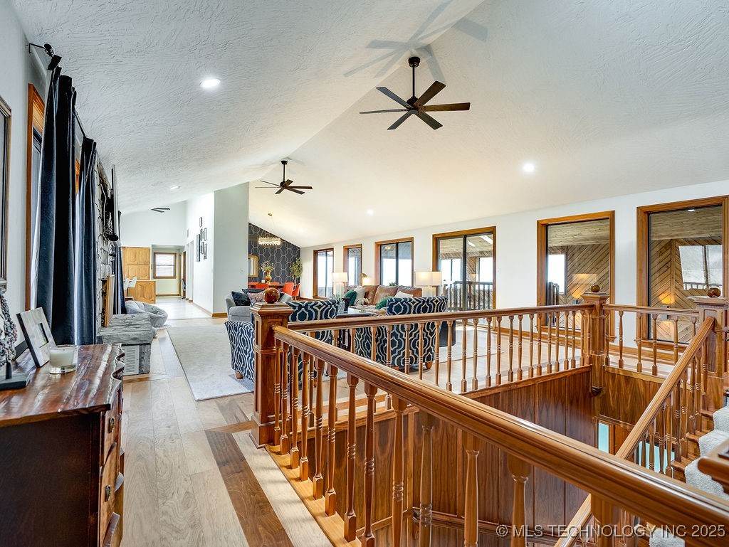 100 E Kings Property Photo 9