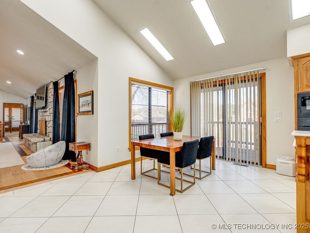 100 E Kings Property Photo 22