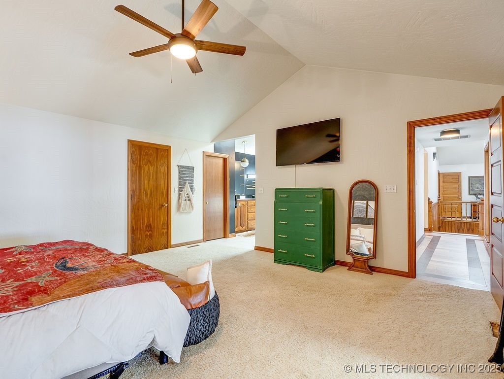 100 E Kings Property Photo 32