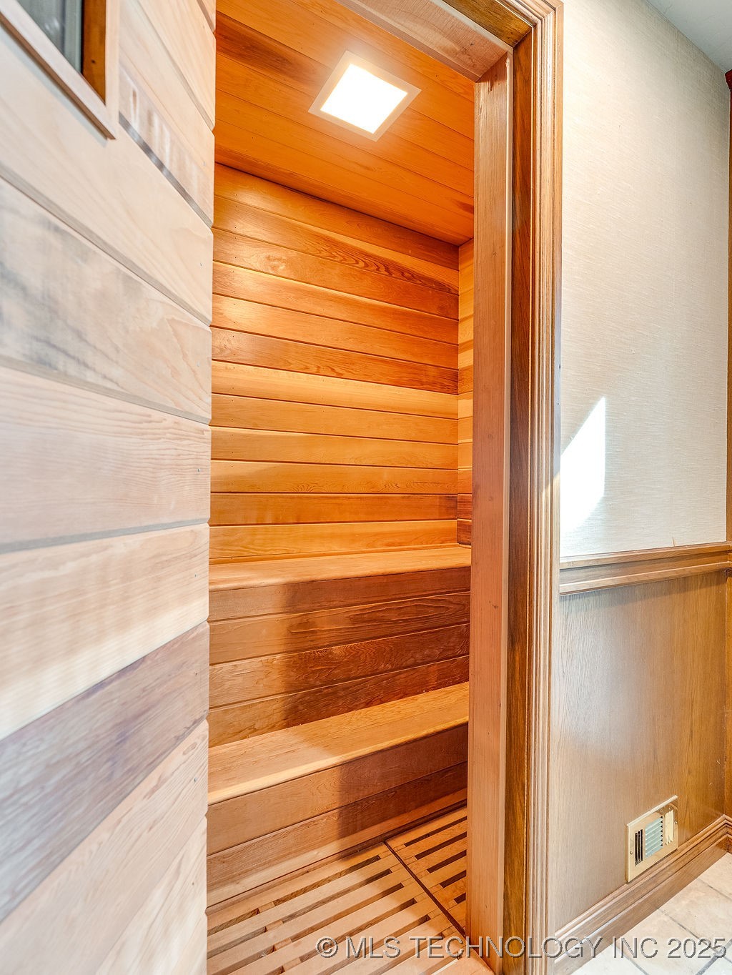 100 E Kings Property Photo 52