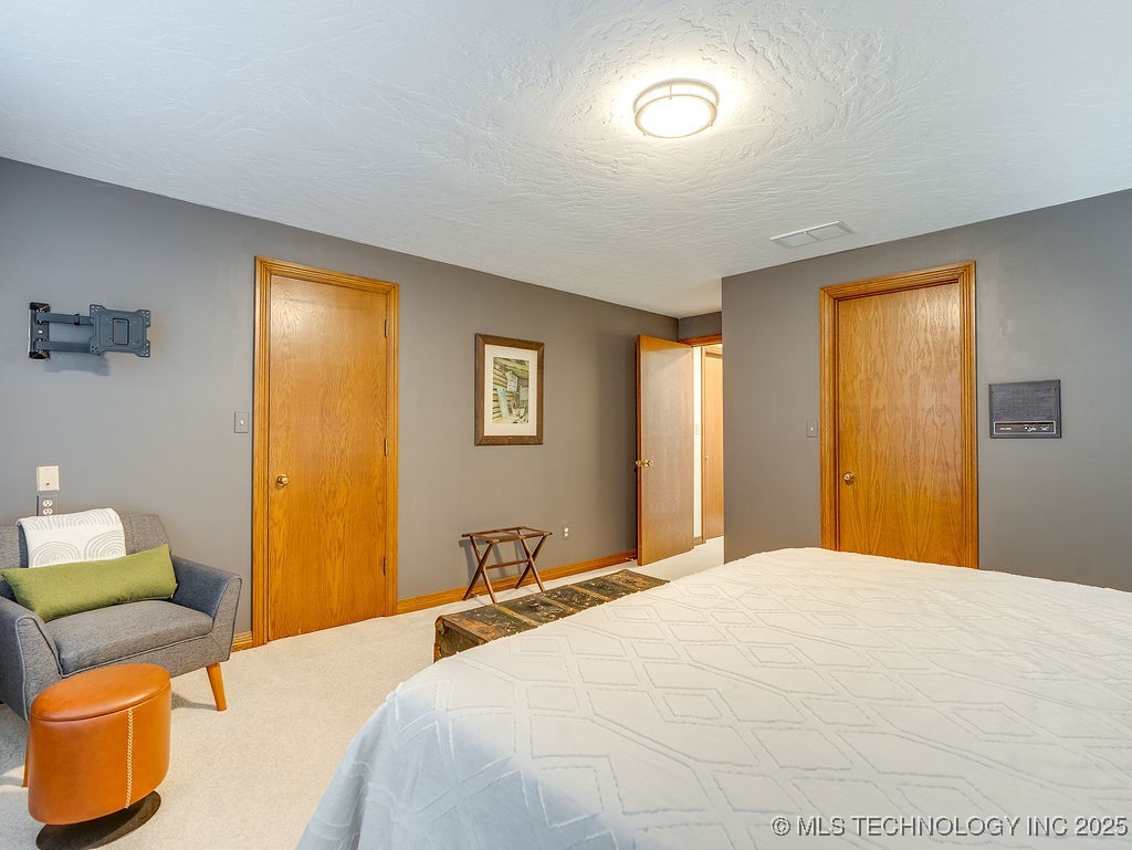 100 E Kings Property Photo 58