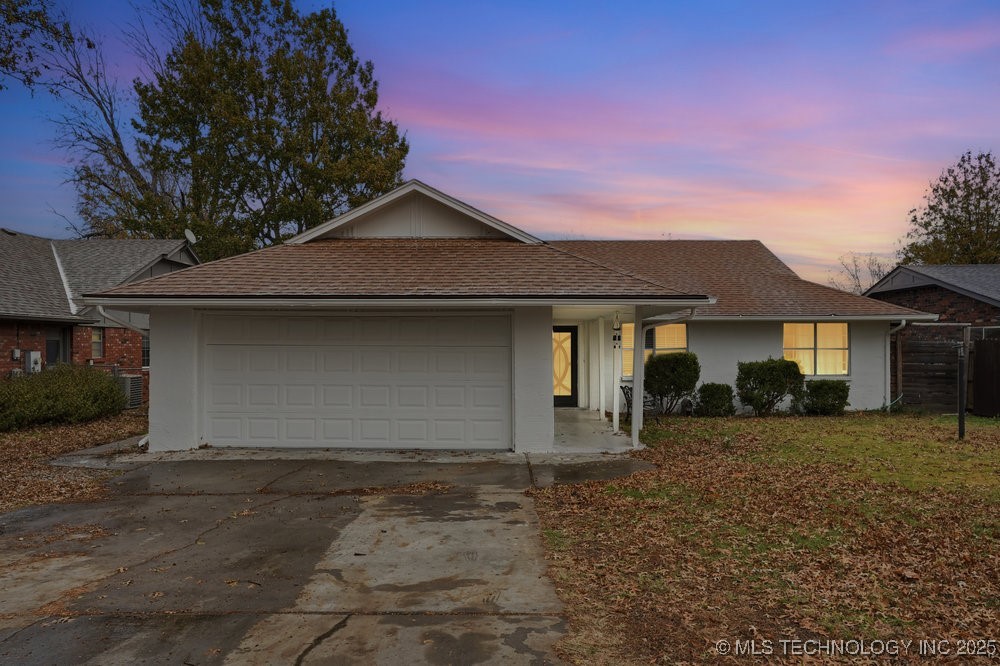 3305 S Ash Place Property Photo 1