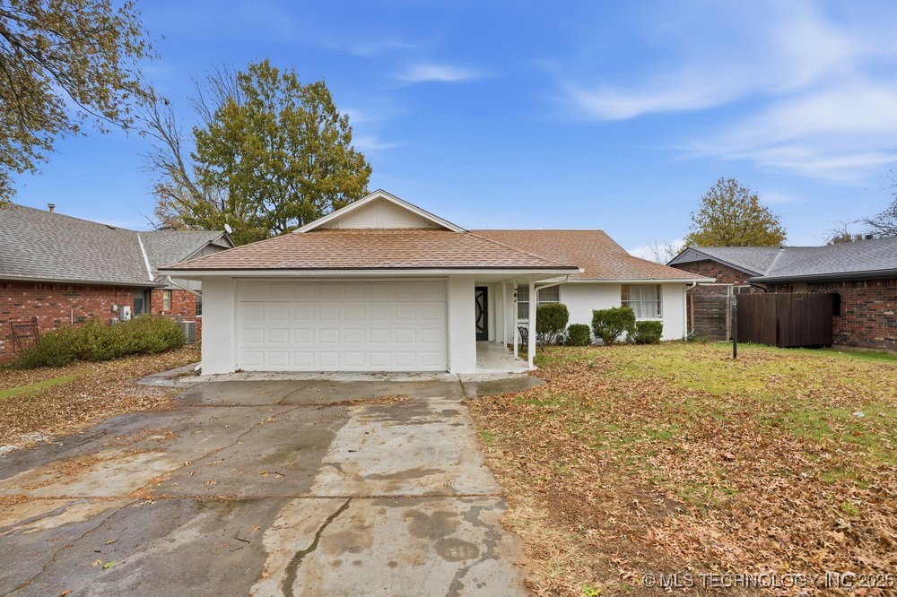 3305 S Ash Place Property Photo 3