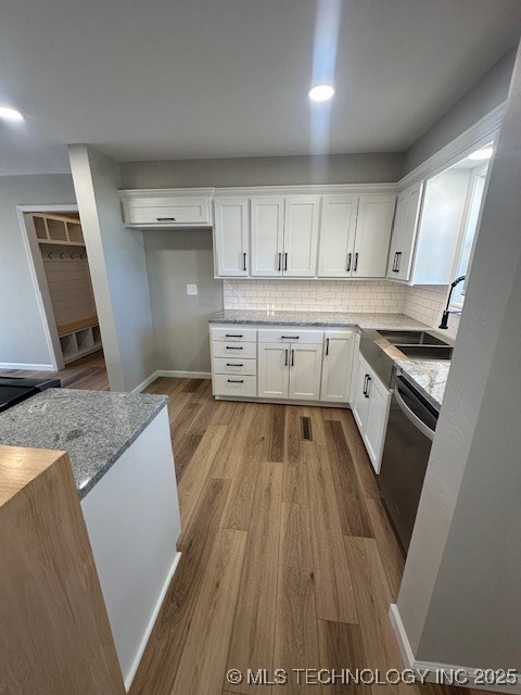 16 Rondel Property Photo 11