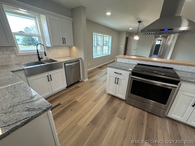 16 Rondel Property Photo 14