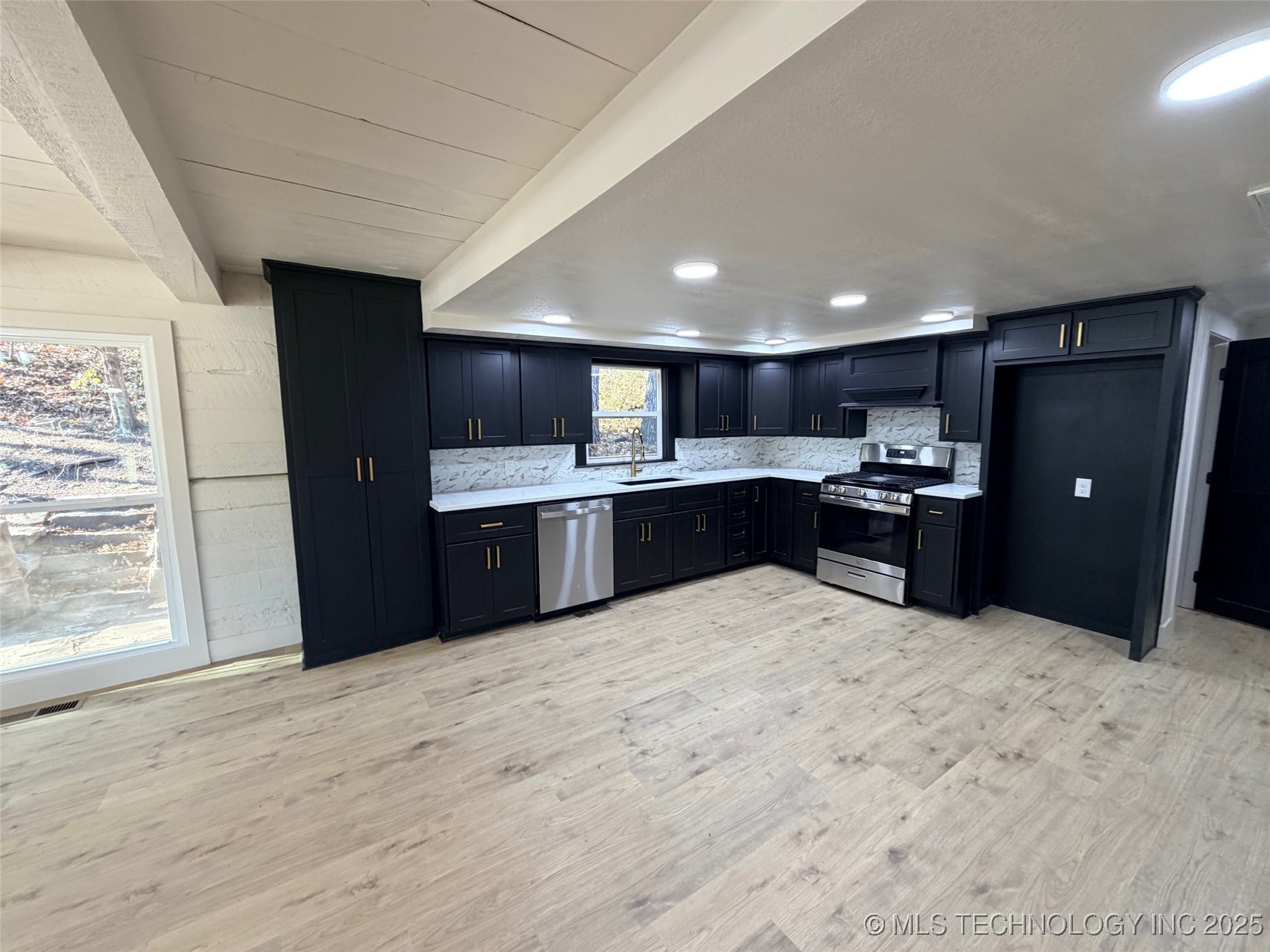 1209 W Ragan Street Property Photo 11