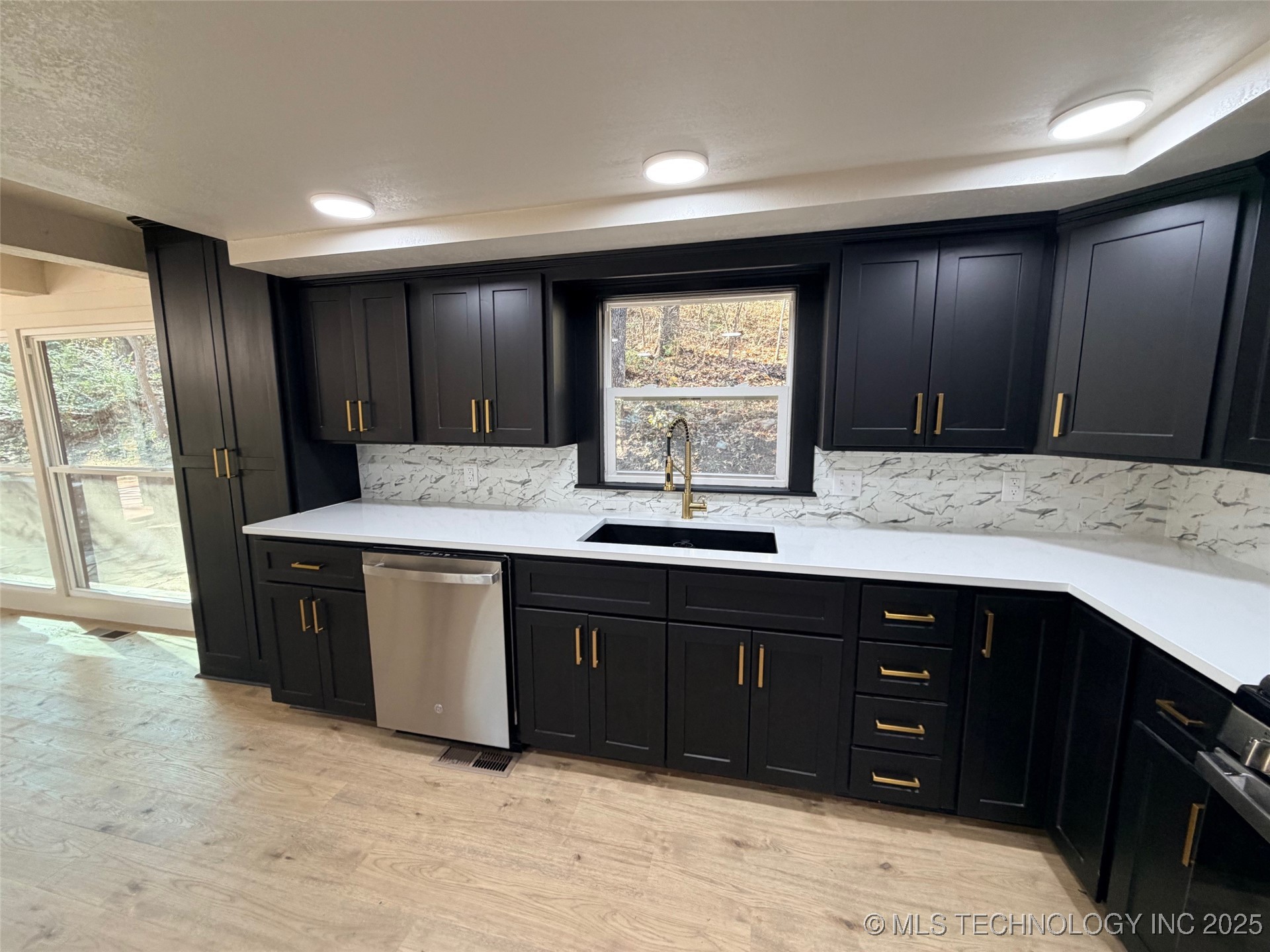 1209 W Ragan Street Property Photo 13