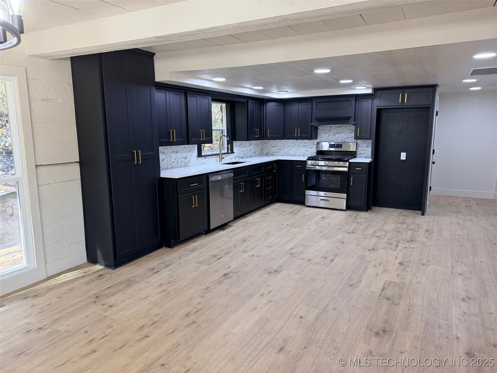 1209 W Ragan Street Property Photo 14