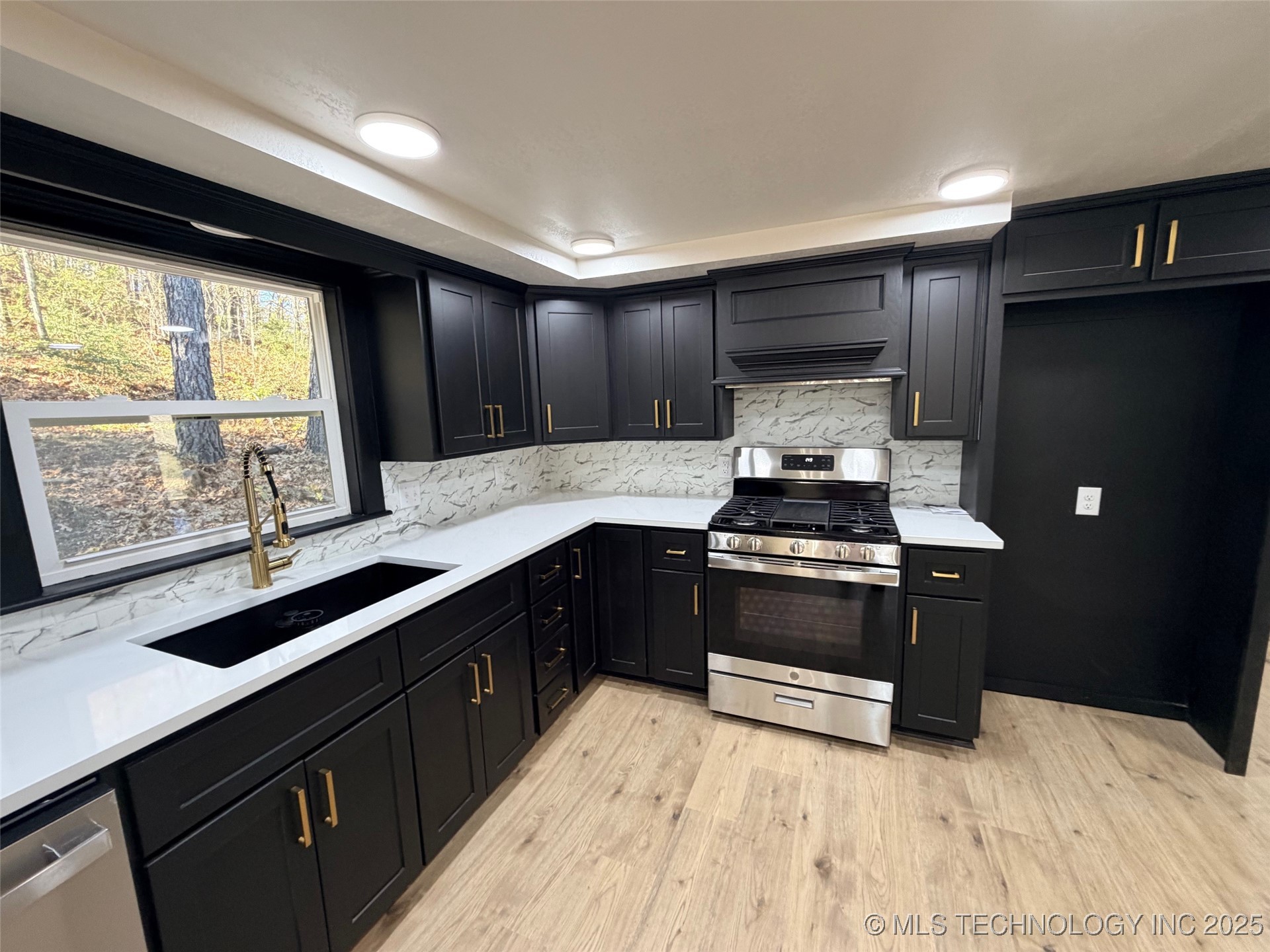 1209 W Ragan Street Property Photo 15