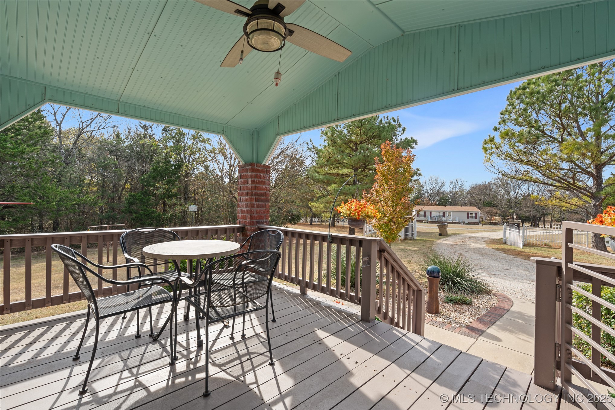 13946 Bear Run Property Photo 6