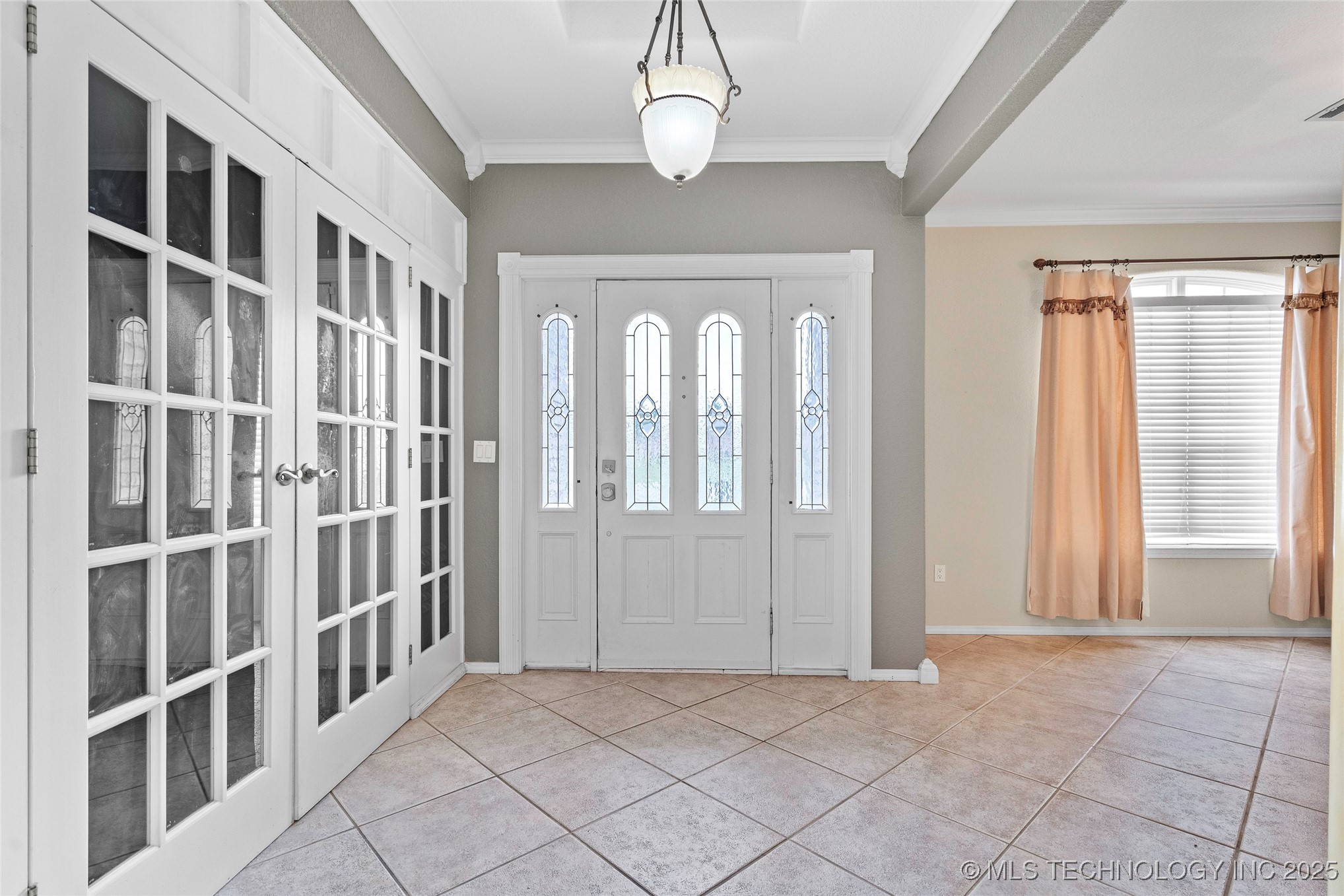 1717 Red Oak Street Property Photo 2