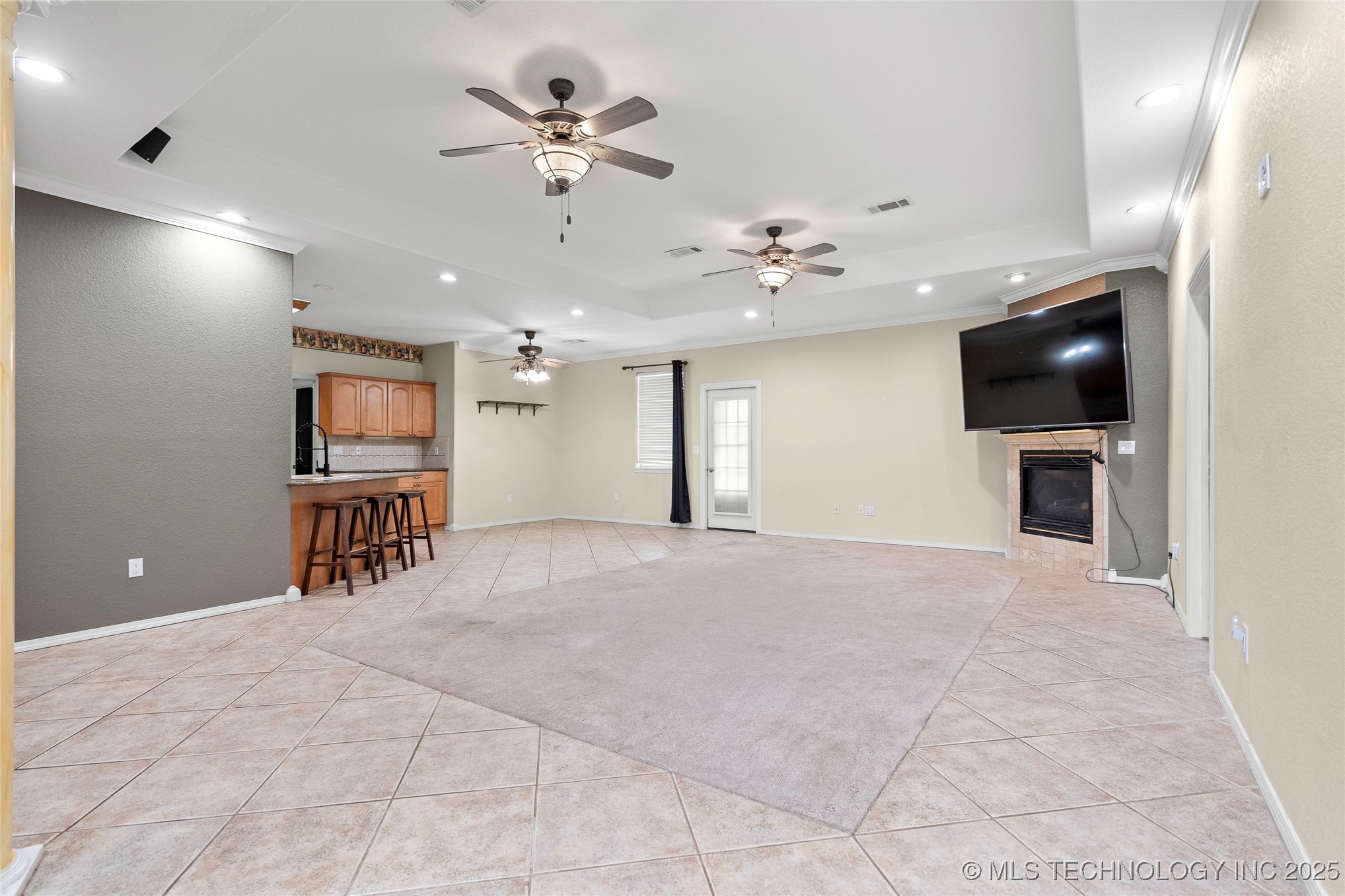 1717 Red Oak Street Property Photo 3