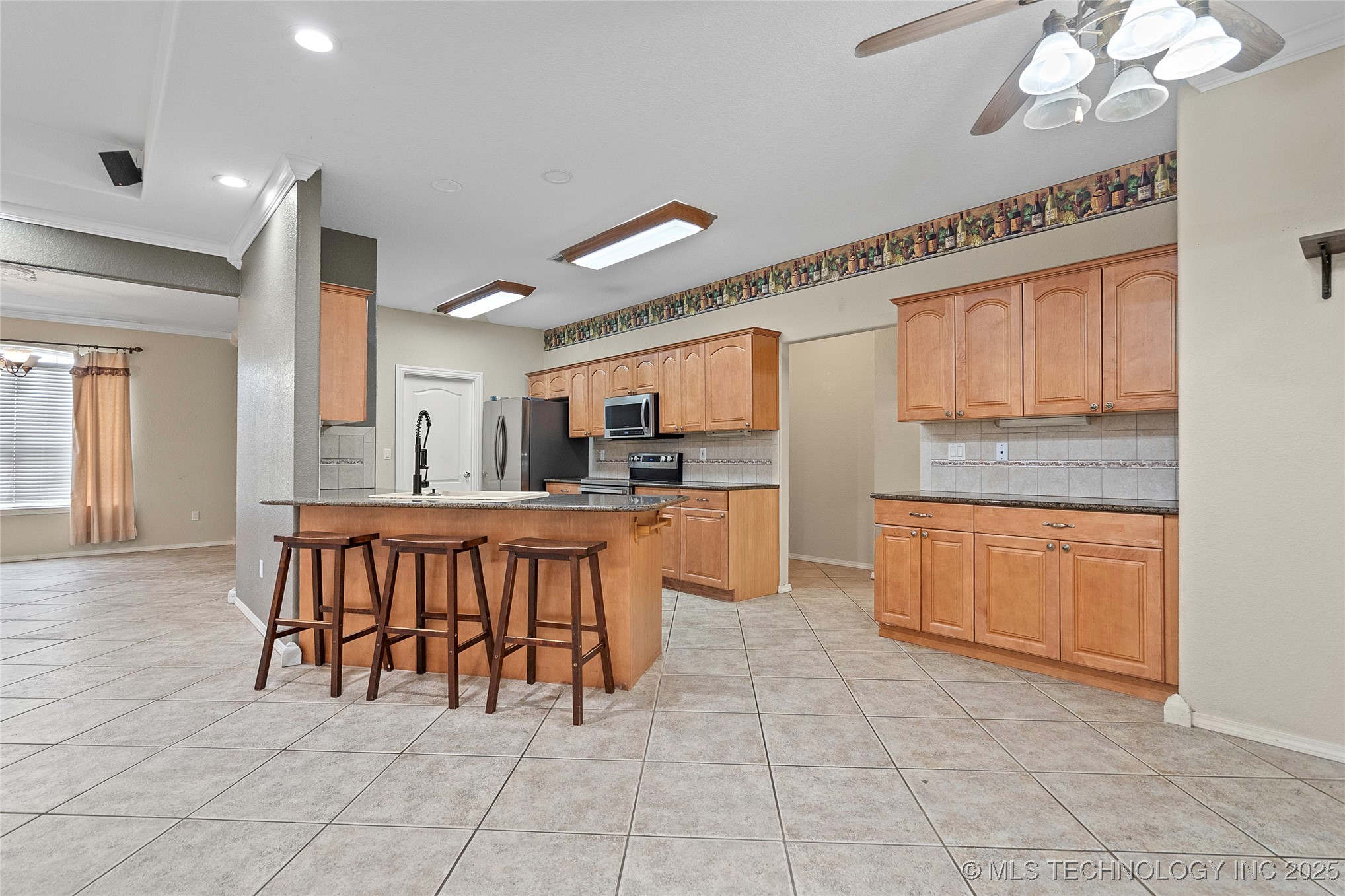 1717 Red Oak Street Property Photo 7