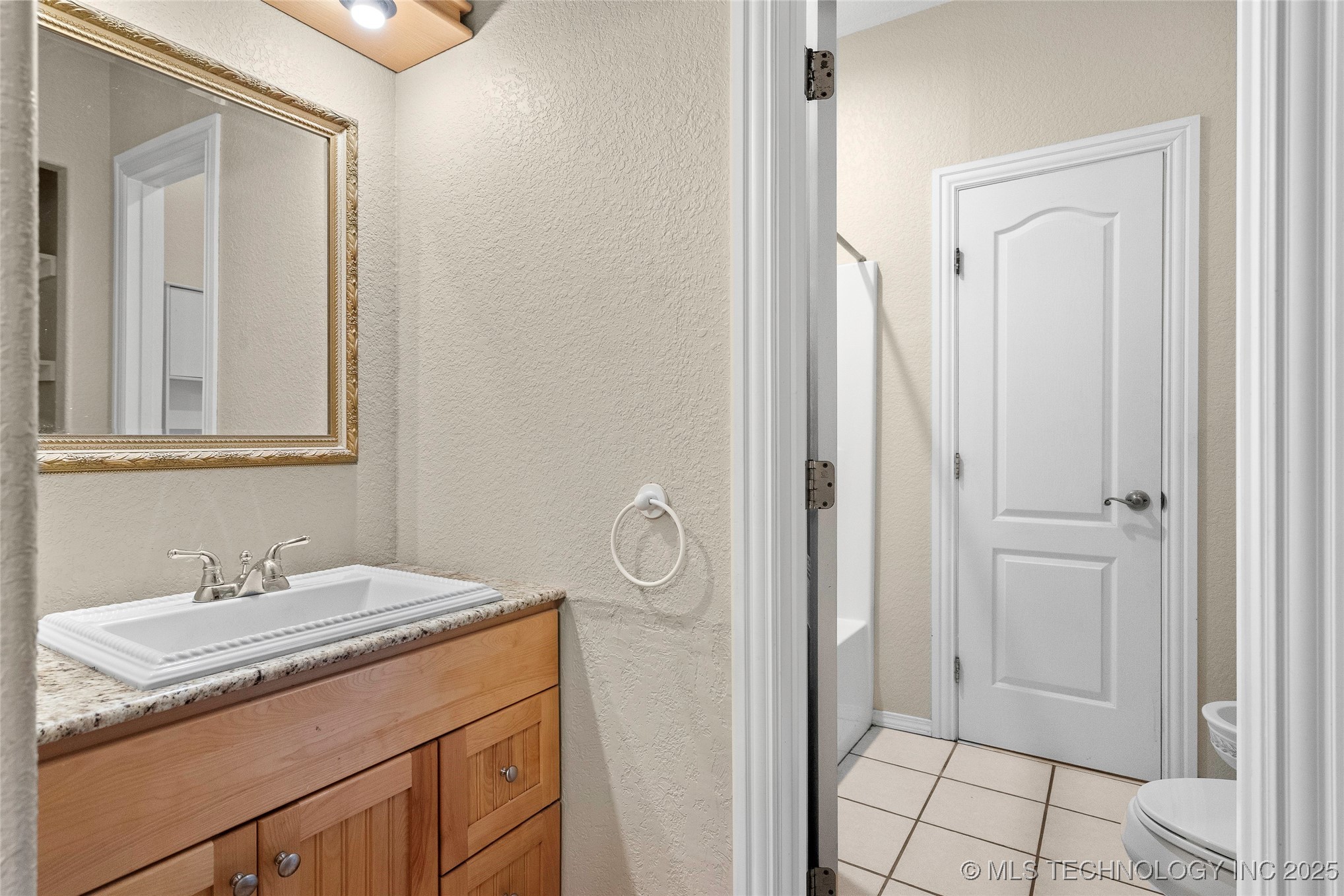 1717 Red Oak Street Property Photo 24