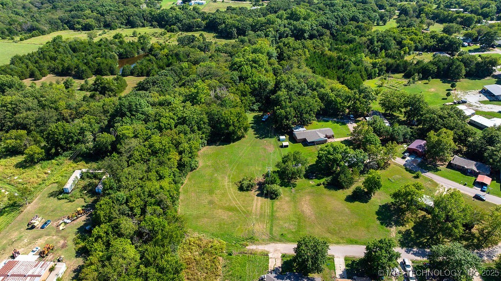 Colonial Drive Property Photo 3