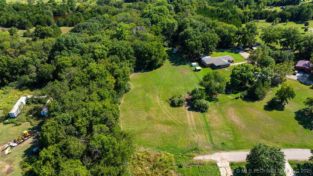 Colonial Drive Property Photo 4