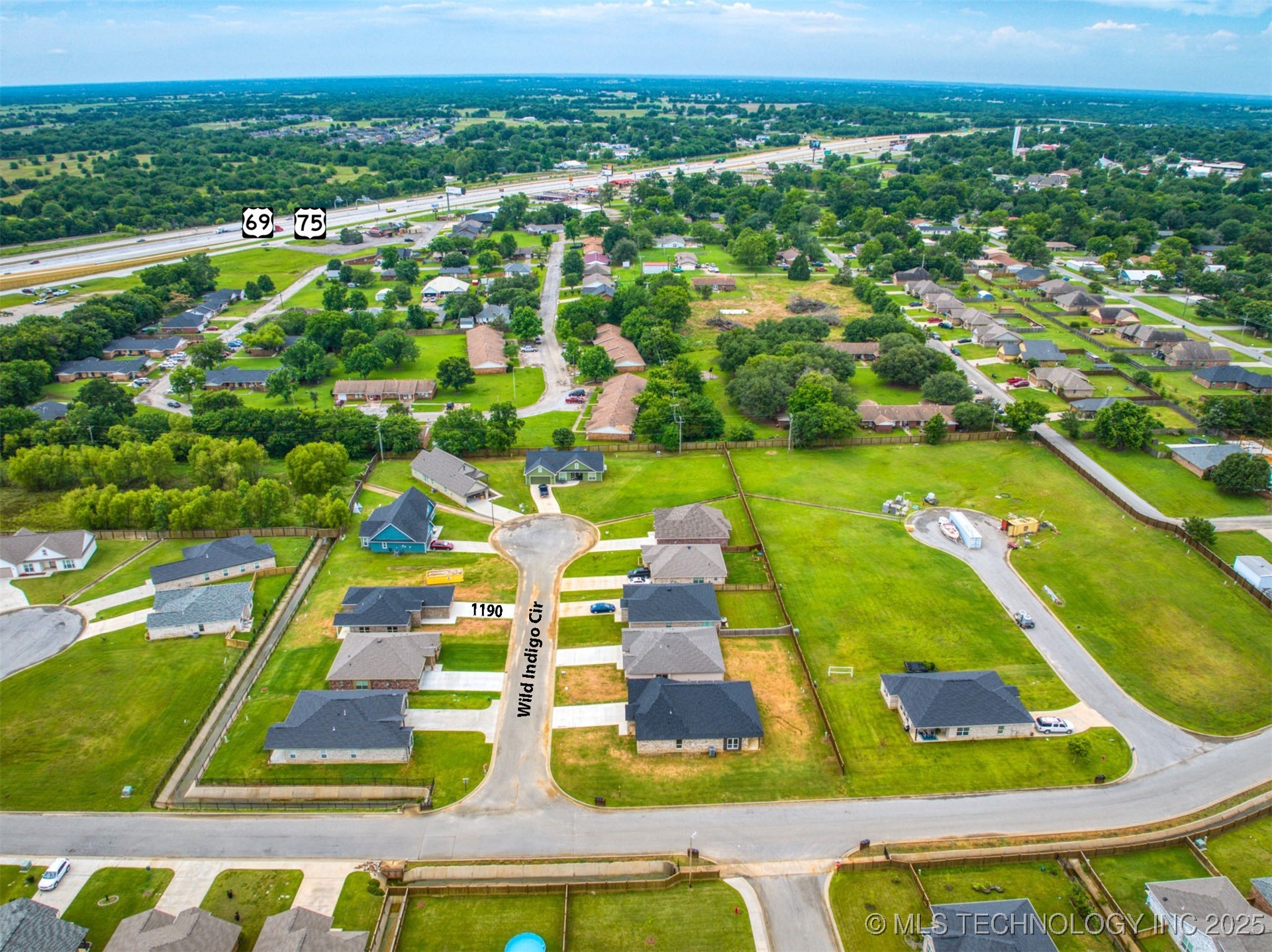 1190 Wild Indigo Circle Property Photo 10