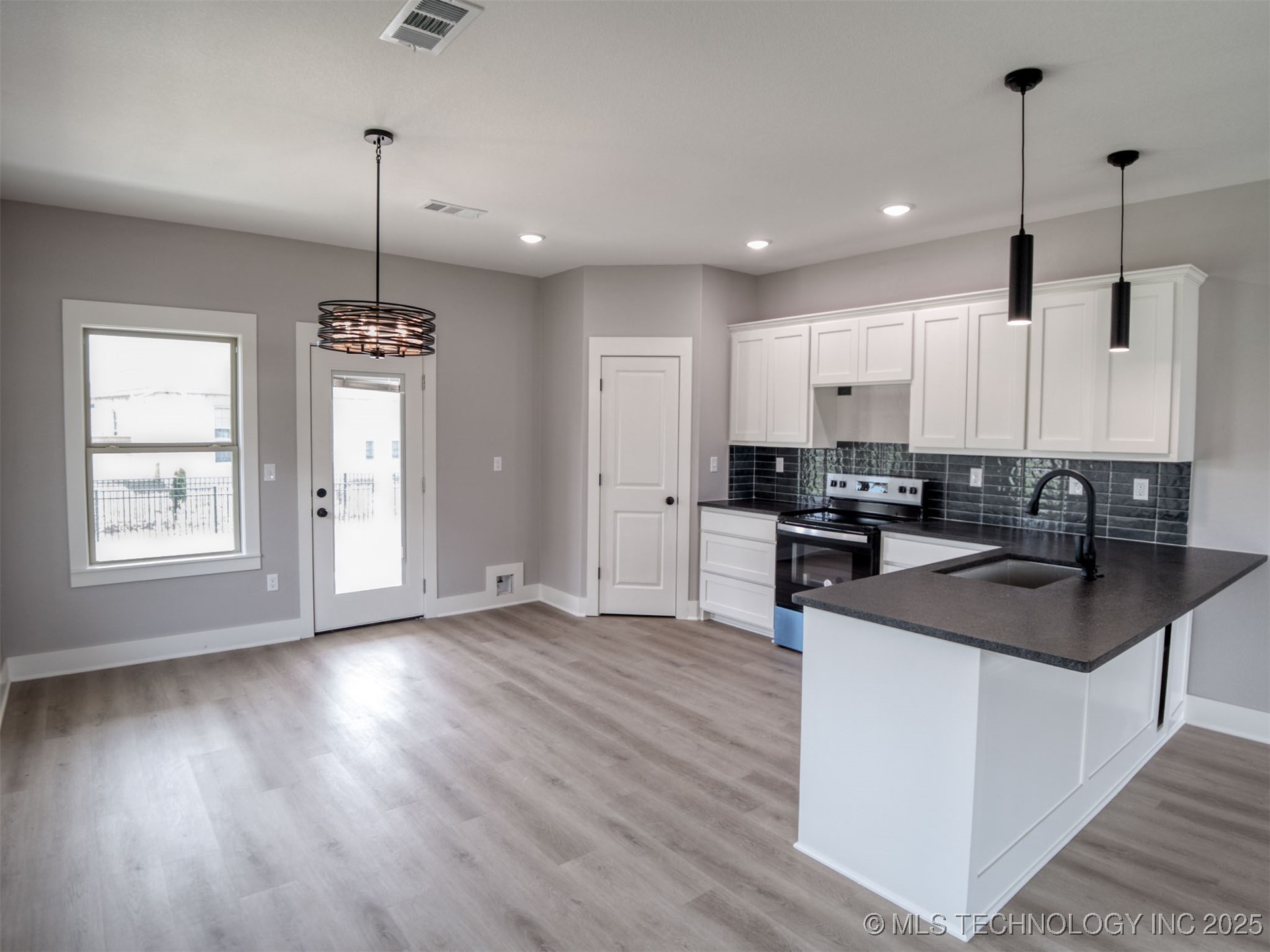 1190 Wild Indigo Circle Property Photo 20