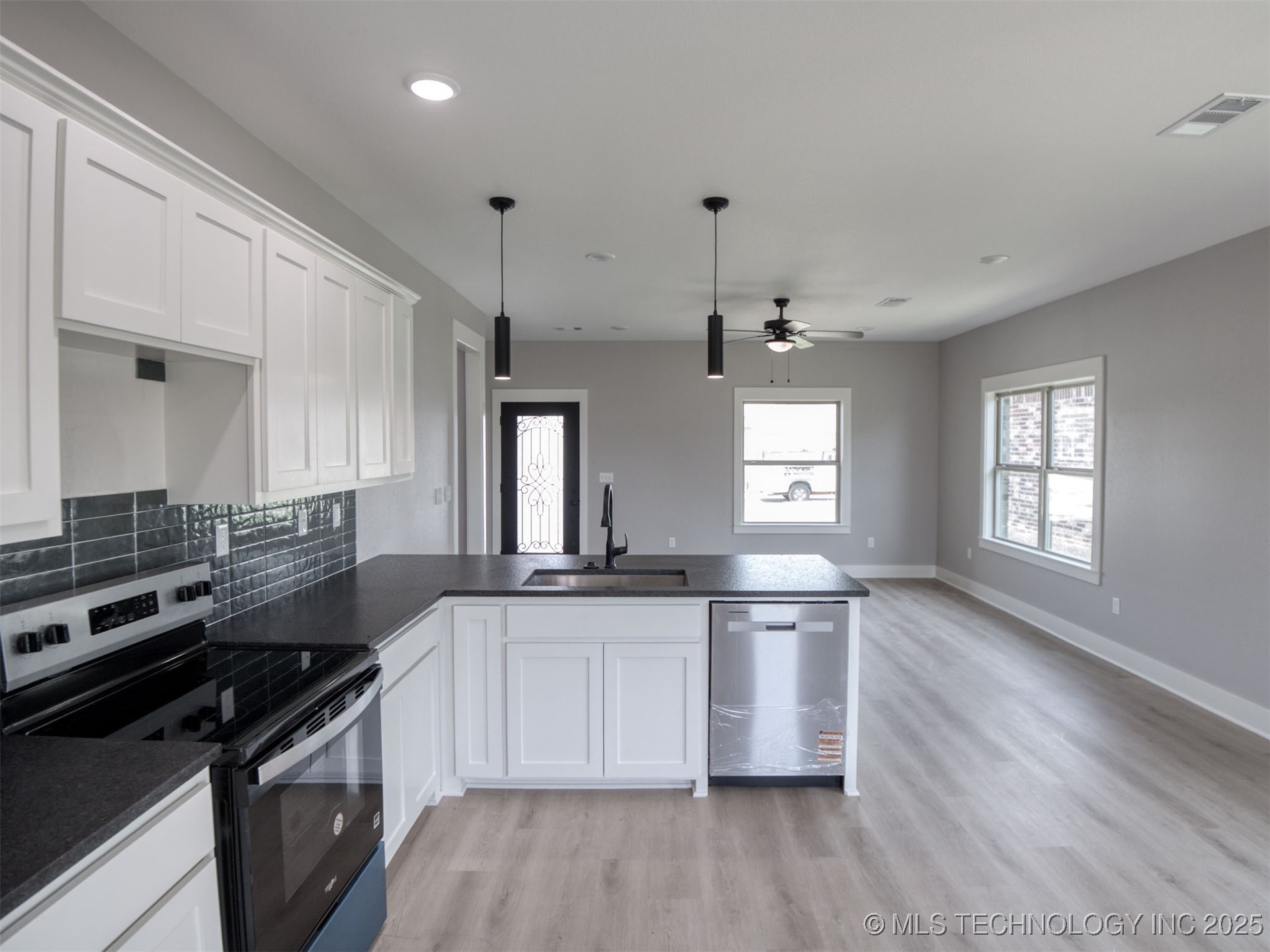 1190 Wild Indigo Circle Property Photo 22