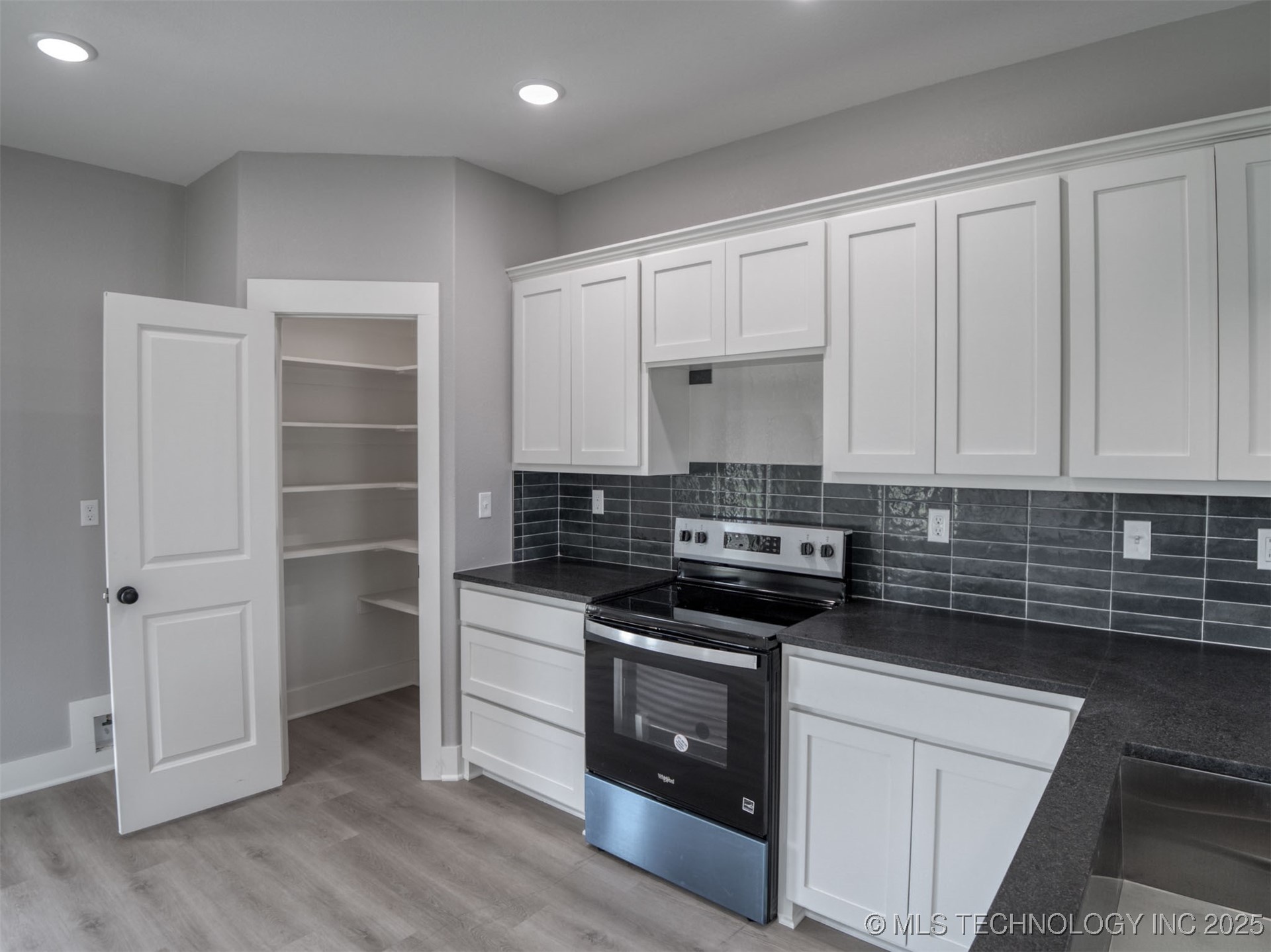 1190 Wild Indigo Circle Property Photo 23