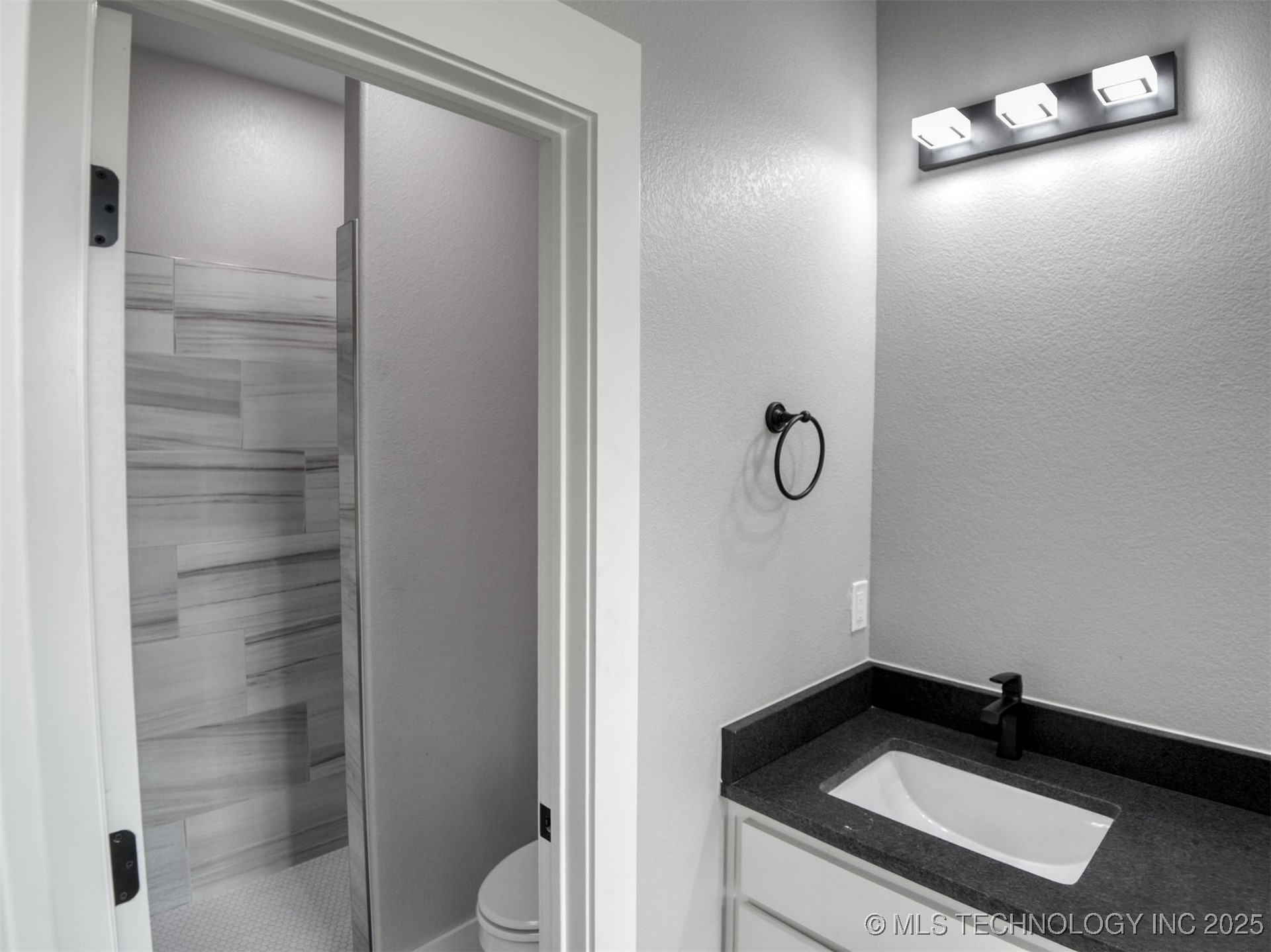 1190 Wild Indigo Circle Property Photo 28