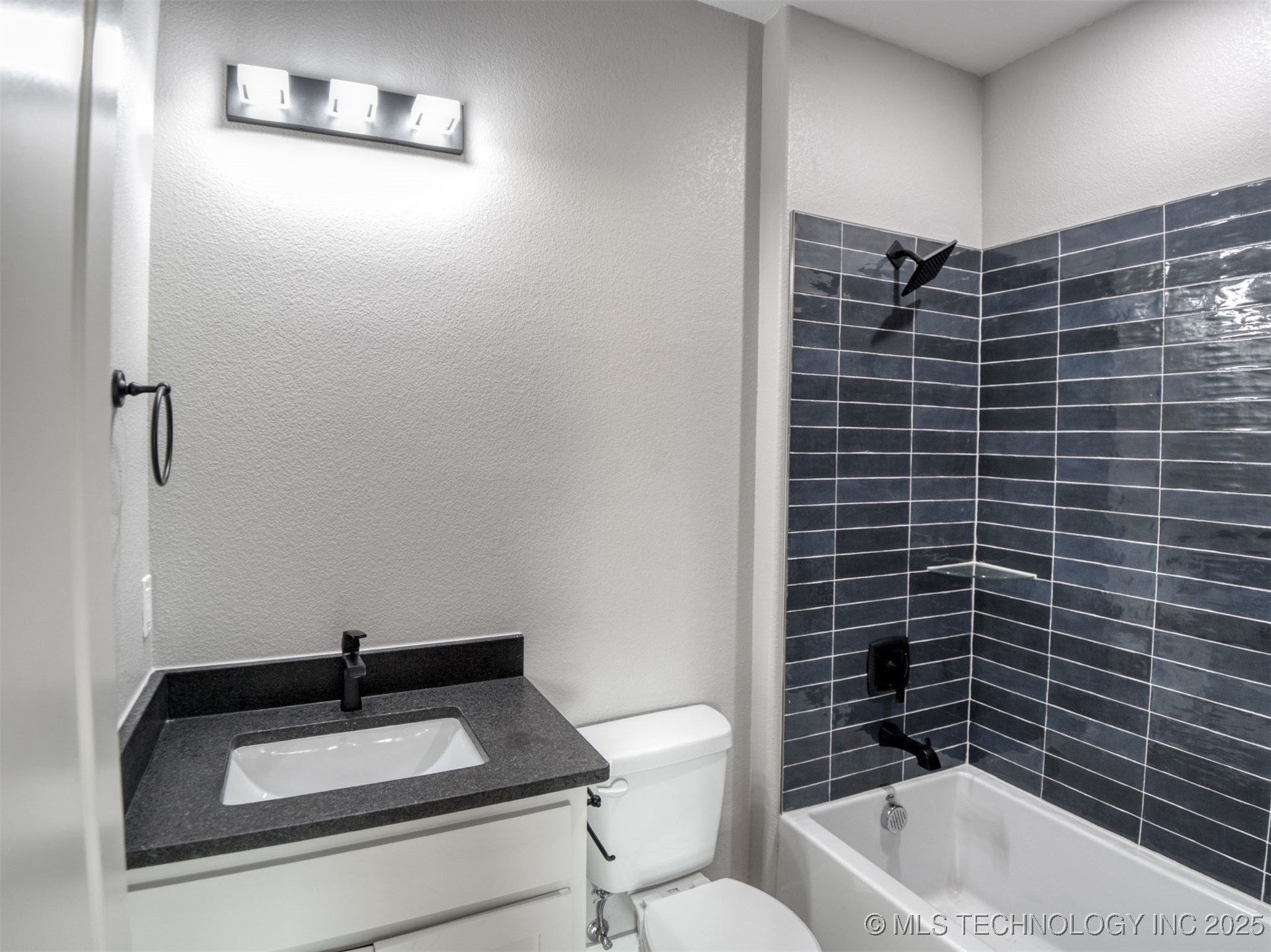 1190 Wild Indigo Circle Property Photo 31