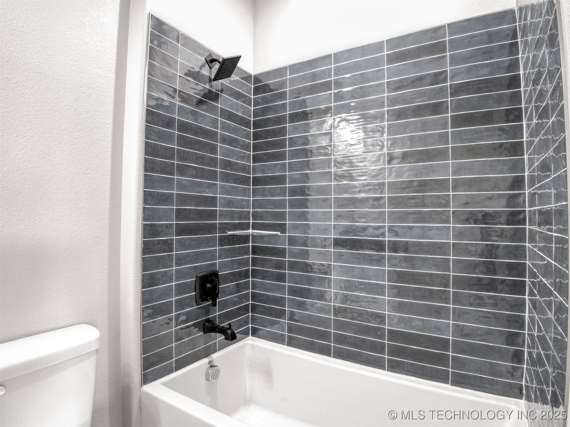 1190 Wild Indigo Circle Property Photo 32