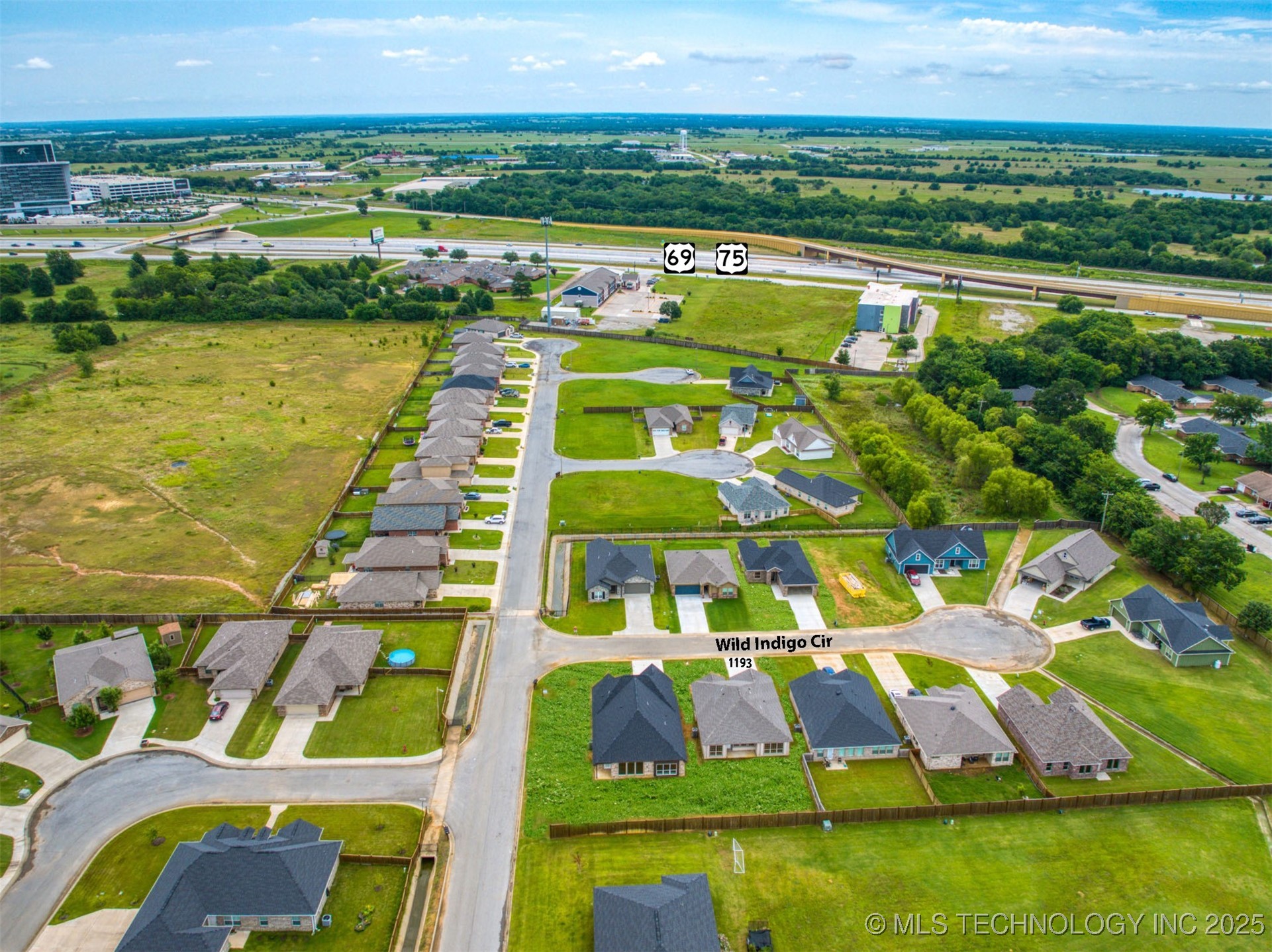 1193 Wild Indigo Circle Property Photo 7