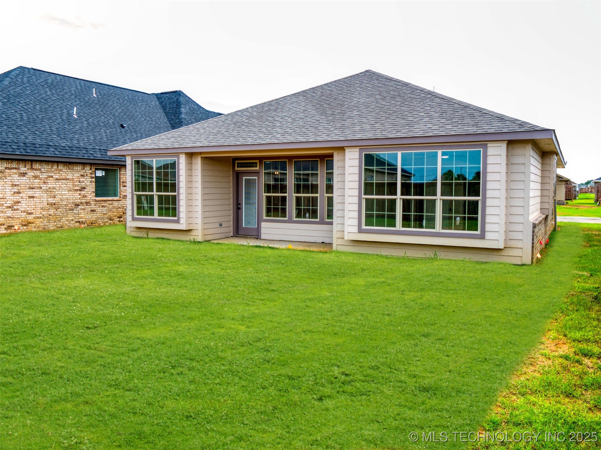 1193 Wild Indigo Circle Property Photo 10