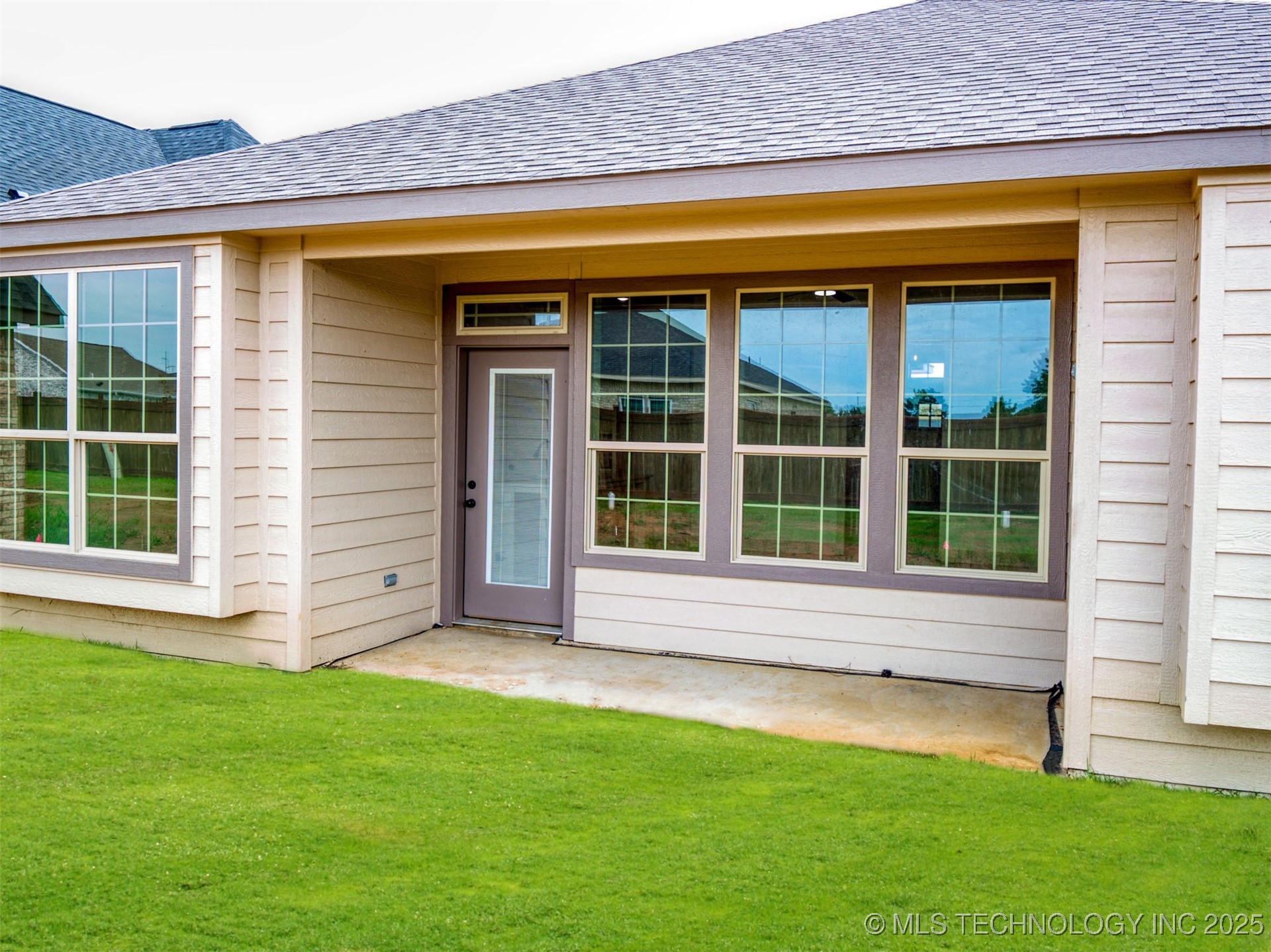 1193 Wild Indigo Circle Property Photo 11