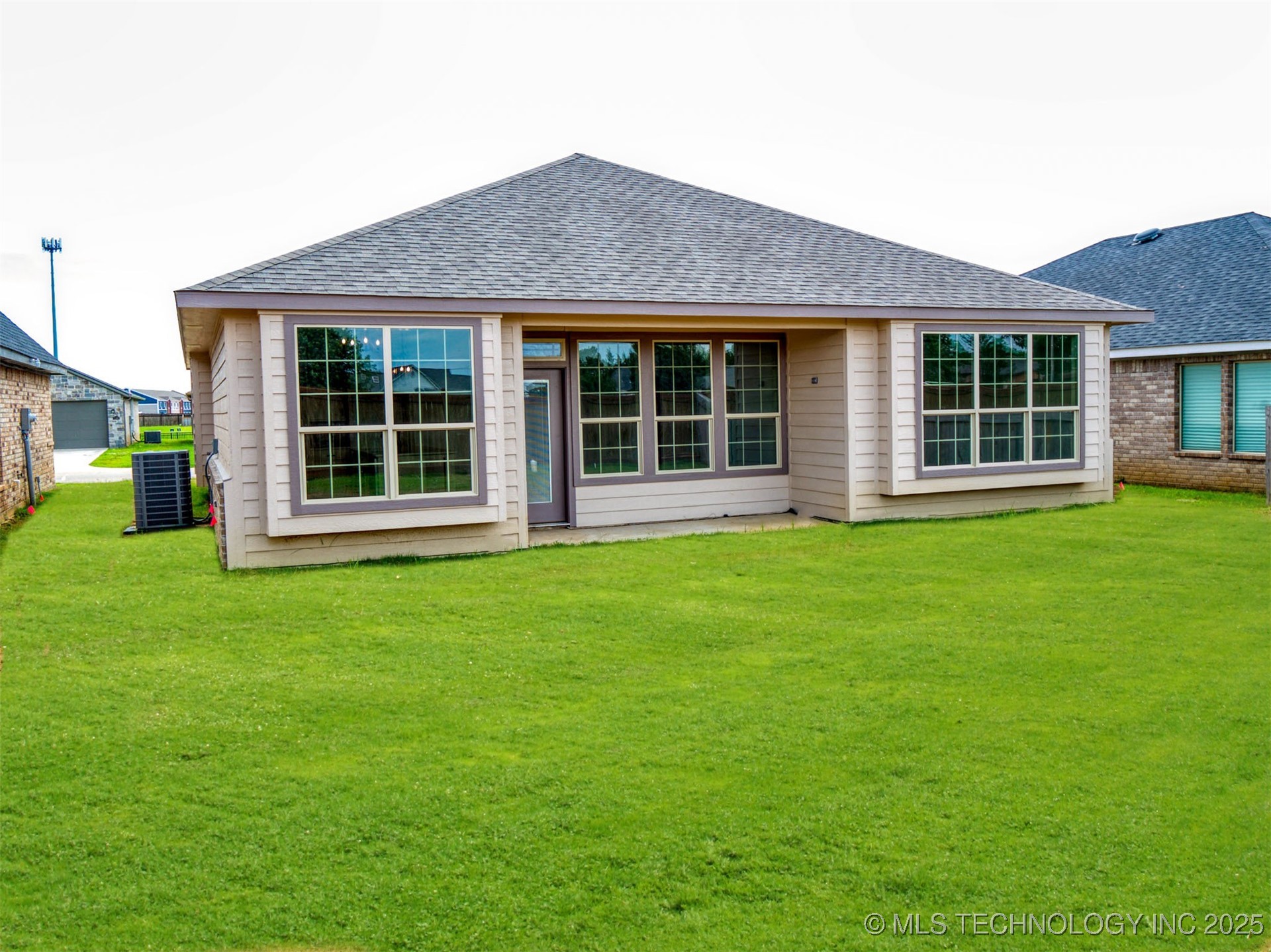 1193 Wild Indigo Circle Property Photo 12