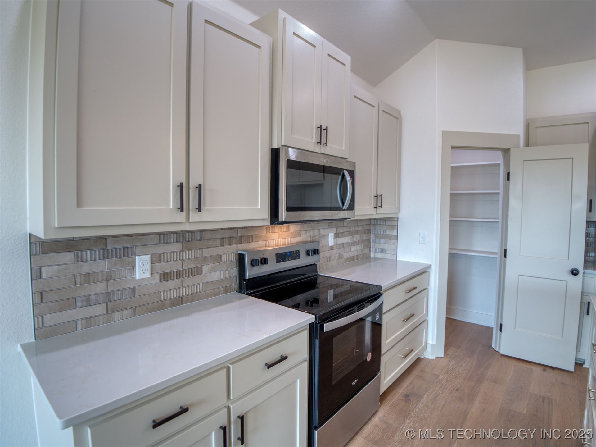 1193 Wild Indigo Circle Property Photo 21