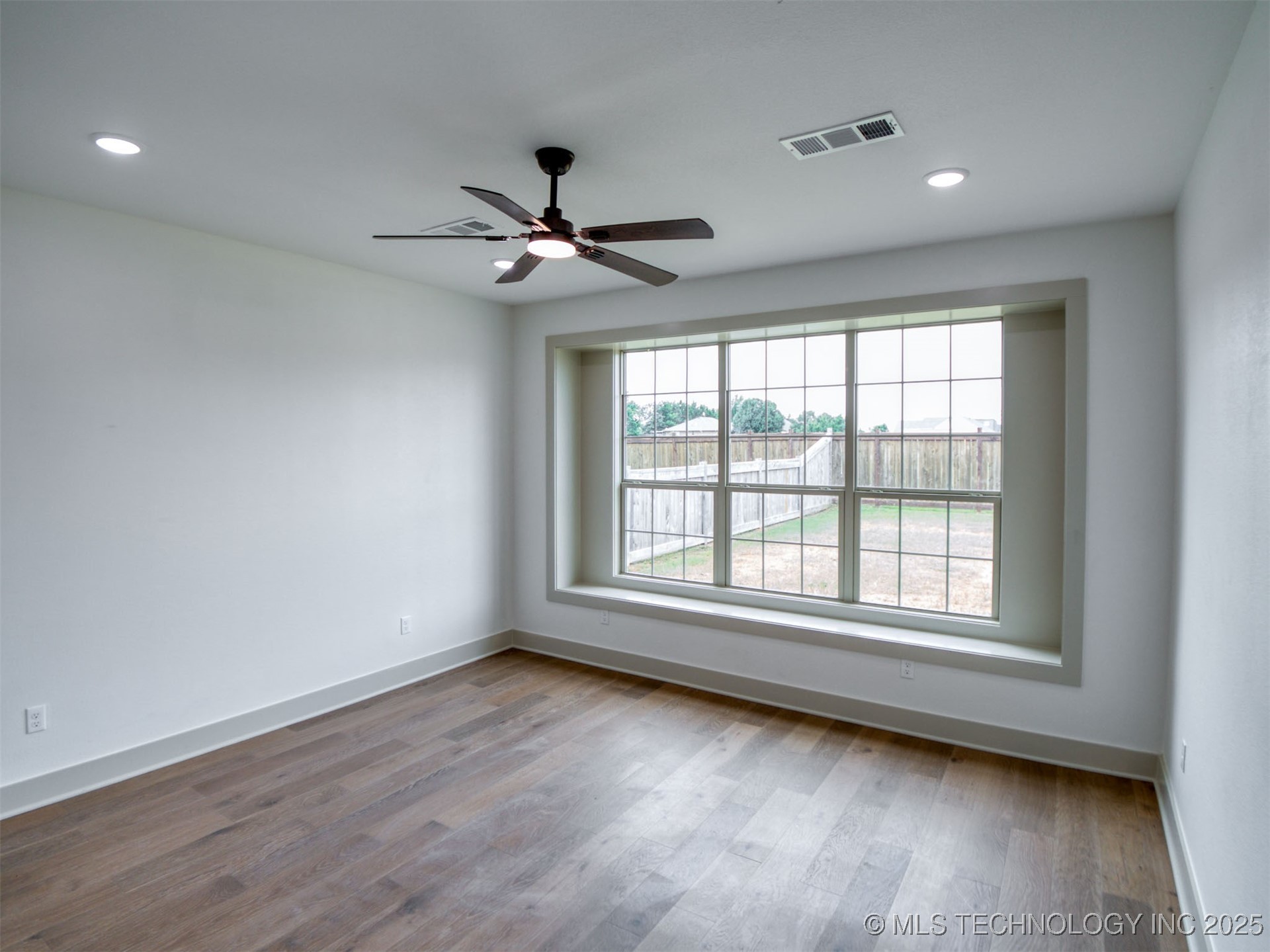 1193 Wild Indigo Circle Property Photo 24